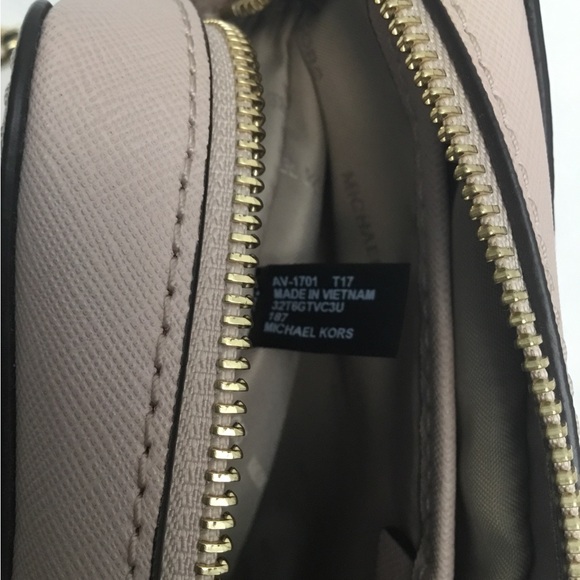 Michael Kors Pink Crossbody Bag with Gold Chain - Picture 11 of 16